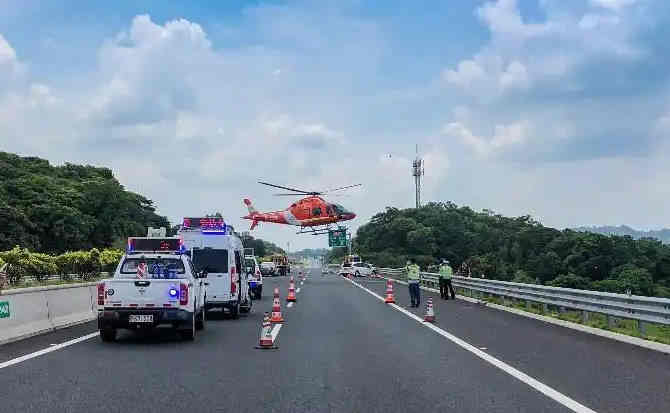 米易高速公路汽车救援案例